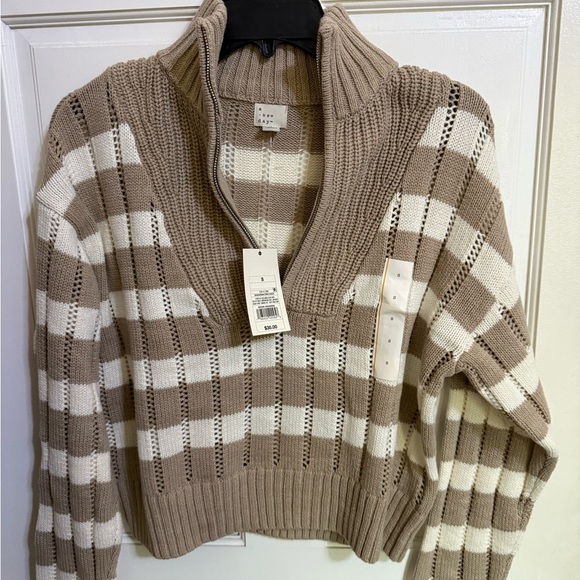 Women's Mock Turtleneck Quarter Zip Pullover Sweater - Beige/ Cream Striped S - Picture 5 of 8